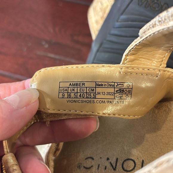 Vionic Amber Cork Adjustable Strap Sandal Size 9 - Picture 7 of 7
